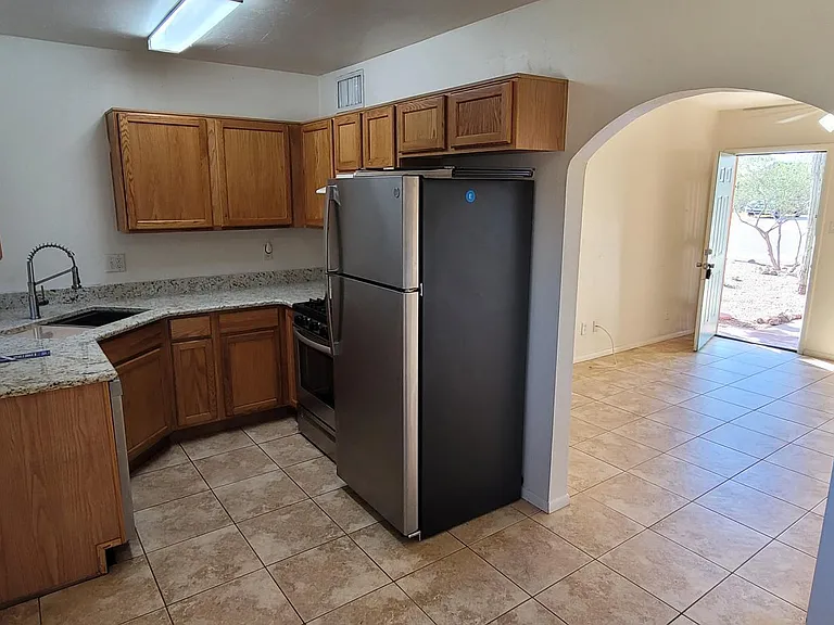 1026 N Catalina Ave — Photo 6