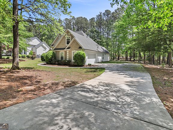 4th image of 15 Abby Ct