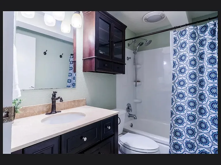 595 Green Ave — Photo 25