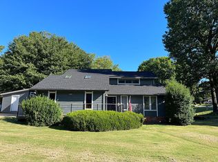 1301 Quail Run Cir, Bentonville, AR 72712