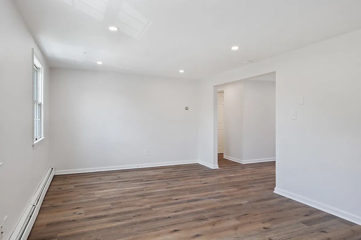 Building Photo - 369 Partridge St #2