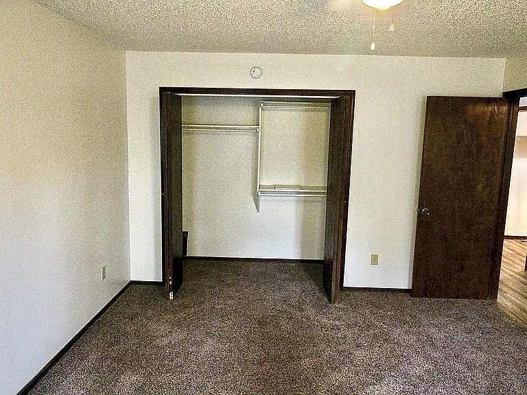 312 Falcon Ct — Photo 11