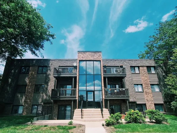1482 Stonebridge Cir APT C6, Wheaton, IL 60189