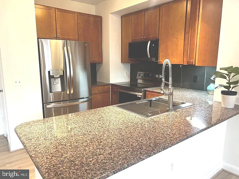 400 Massachusetts Ave NW #1009 — Photo 8