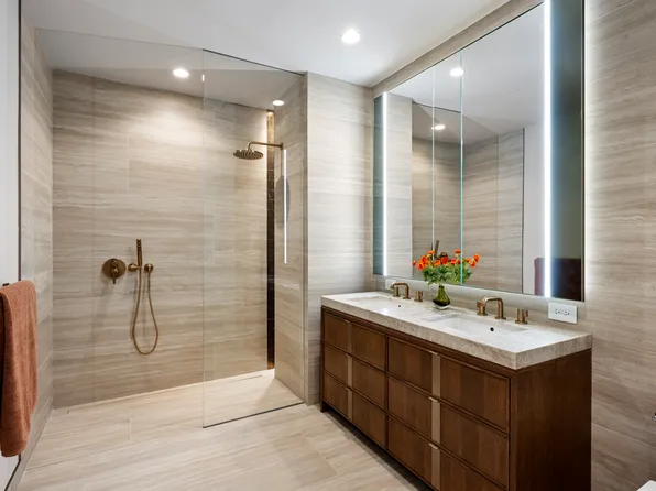 126 East 57th Street image 2 of 22