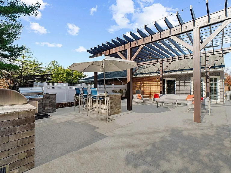 Westwinds Apartments — Photo 24