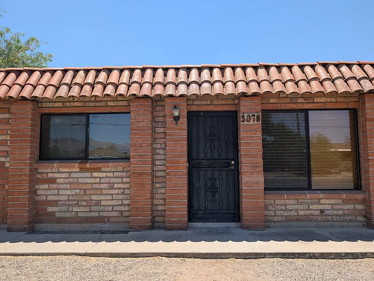 3078 N Cherry Ave — Photo 1