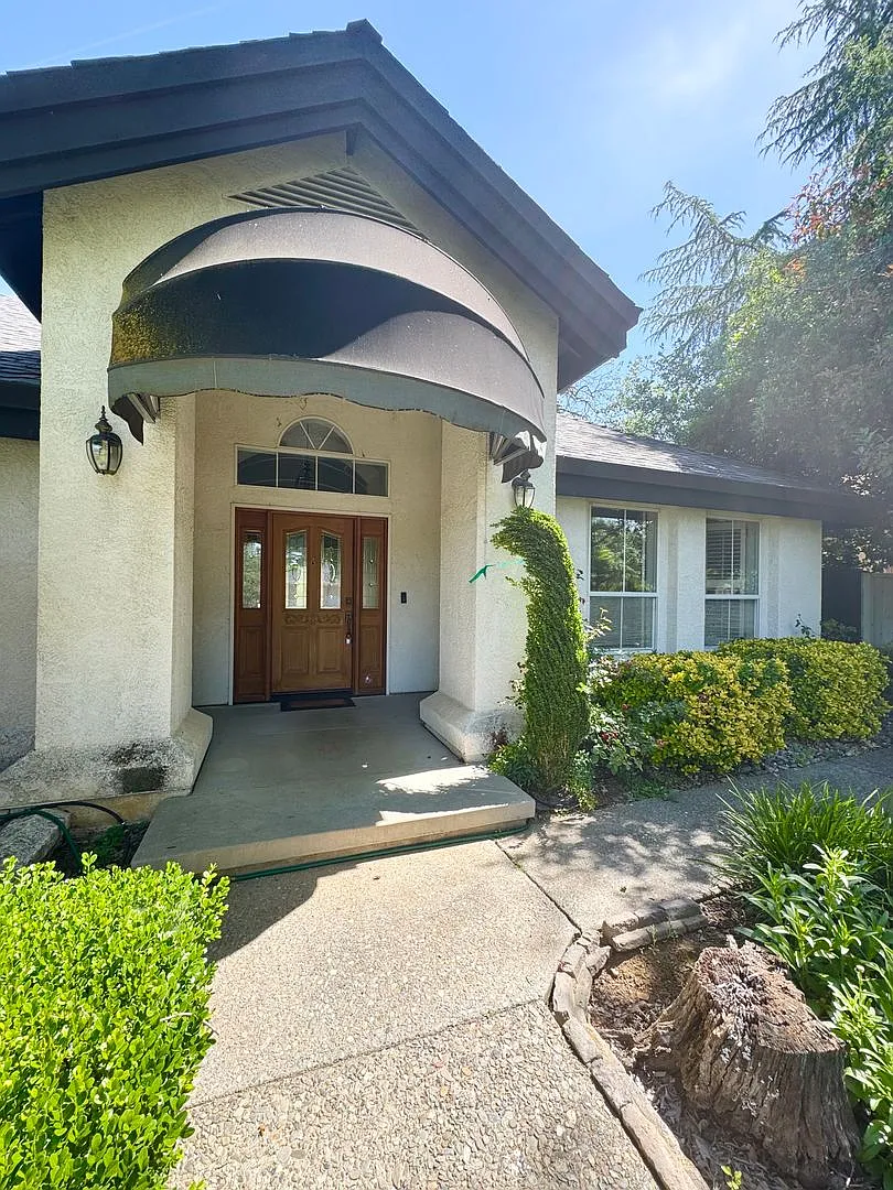 Executive Home in Gold Hills! — Photo 3