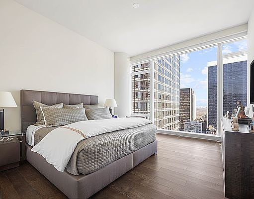 5th image of 20 W 53rd St #28A