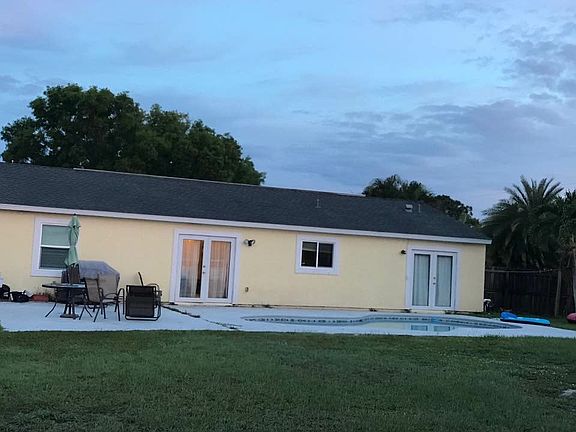 4th image of 2049 SE North Blackwell Dr