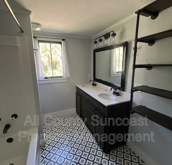420 Magnolia St — Photo 7