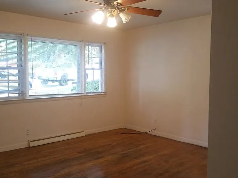 108 Stratford Ct — Photo 13