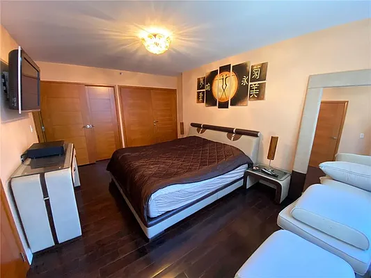 Sold by Remax Edge | media 8