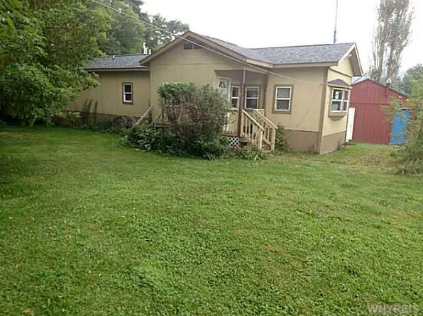 1800 Saltvale Rd, Wyoming, NY 14591