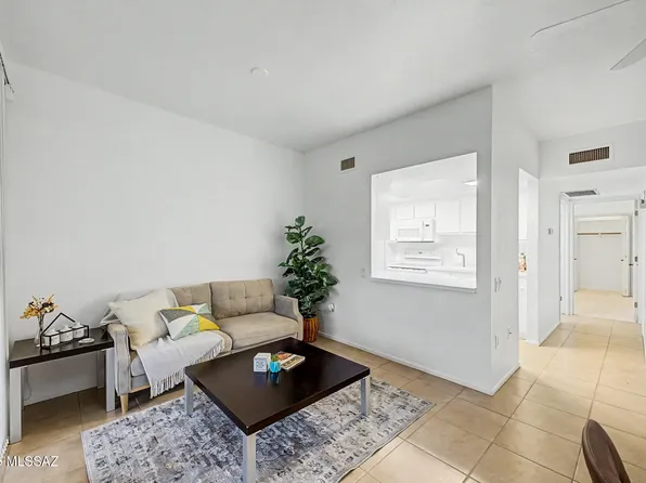1364 W Desert Hills Dr, Green Valley, AZ 85622