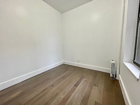 5th image of 80 Madison St #19