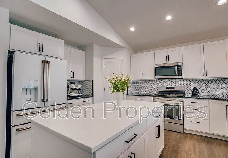 8478 W Seed Ave — Photo 2