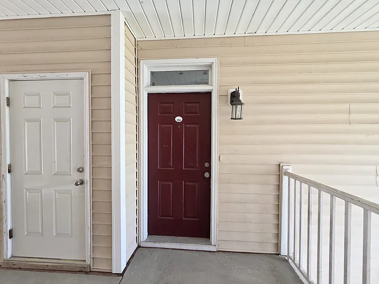 1324 Kershaw Loop #206 — Photo 2