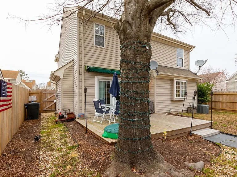 601 Lord Byron Ct — Photo 40