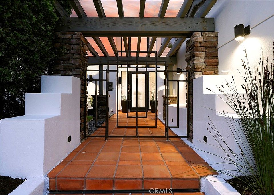 1st image of 305 S Calle Baja