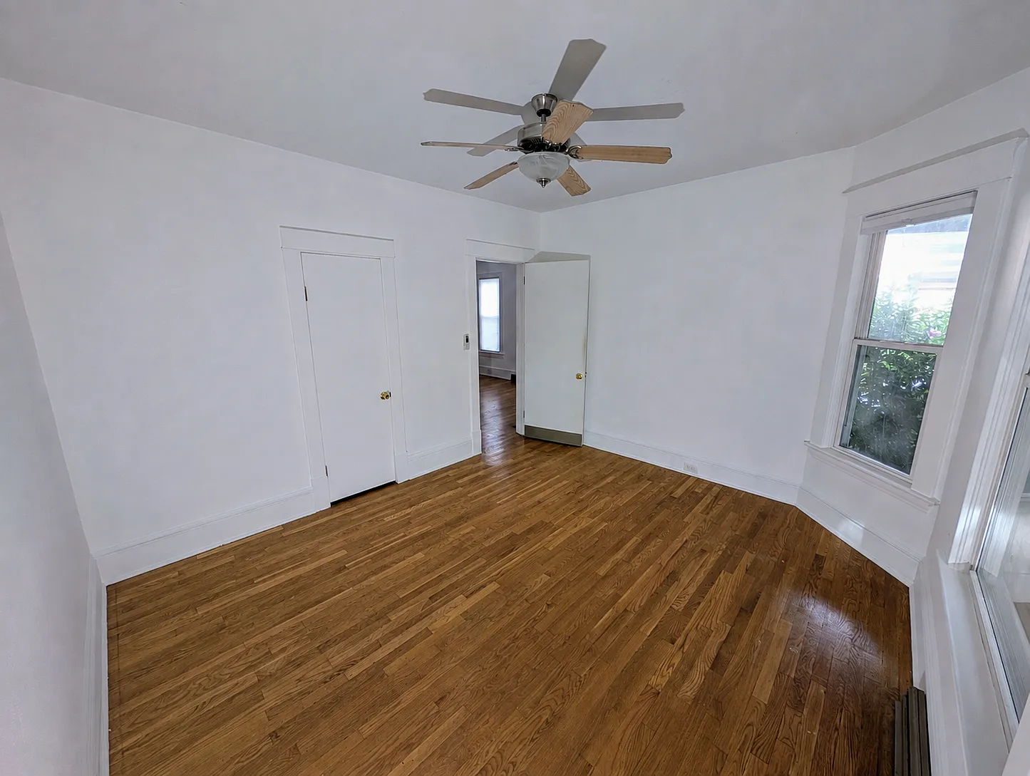 2 bed, $1,400 — Photo 2