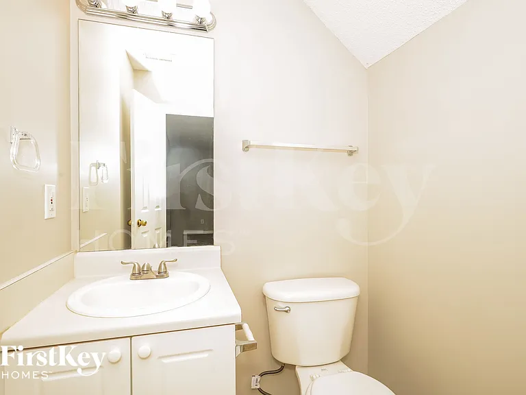 137 Watercress Ct — Photo 16