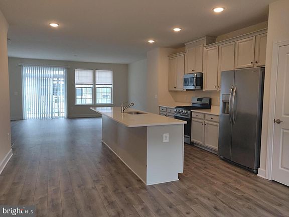 4th image of 15272 Cartersville Ct #105