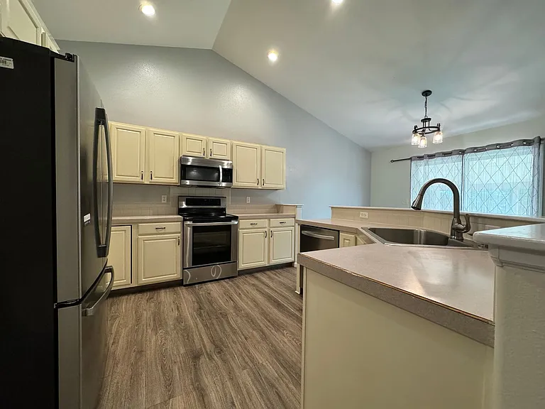 2231 Water Blossom Ln — Photo 15