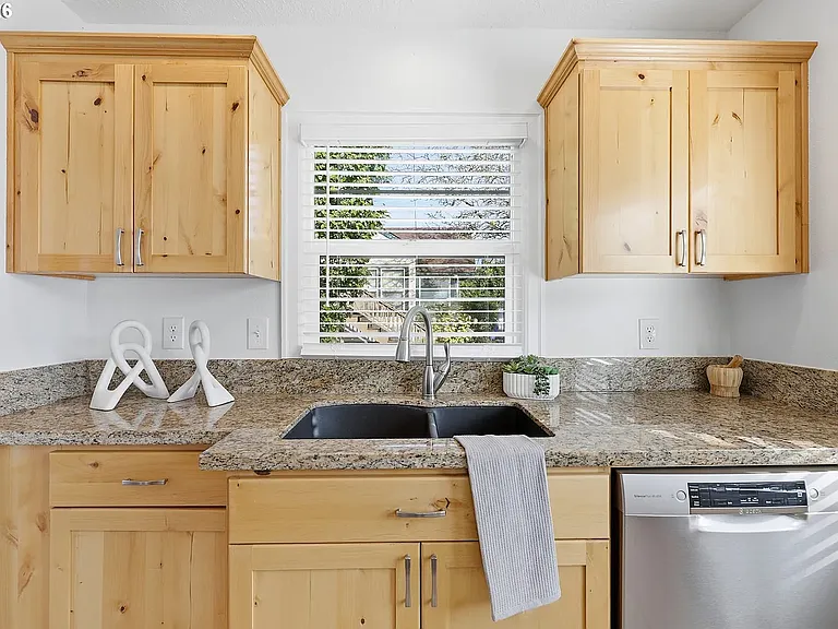 415 SE 94th Ave — Photo 11
