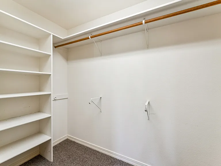 24963 Fox Ridge Dr — Photo 38