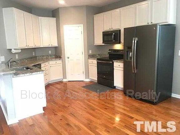 5th image of 301 Old Mill Village Dr