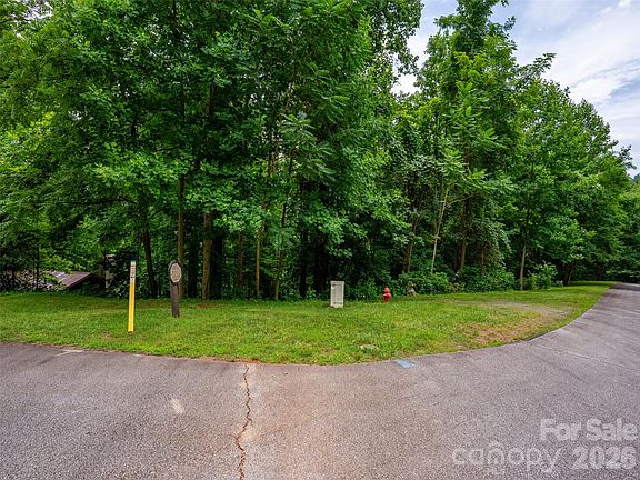 3rd image of 236 Nottingham Dr
