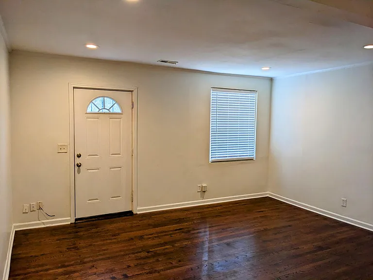1272 Almont Dr SW — Photo 14