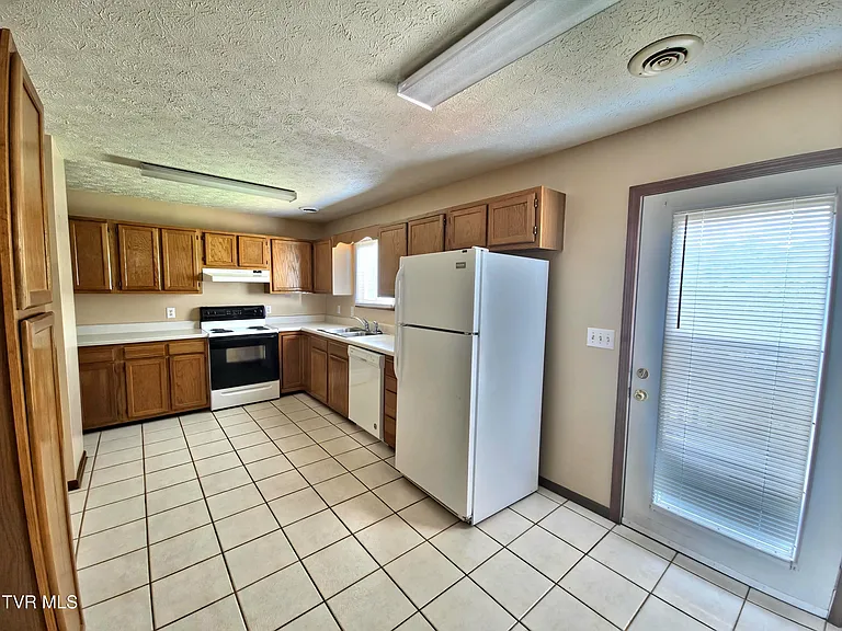 549 N Holston River Dr #A — Photo 9