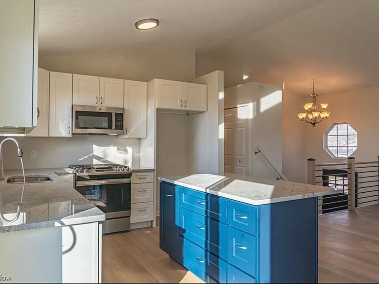 345 Westgrove Ct — Photo 4