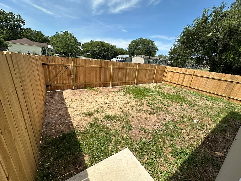 1600 Woodress Ln #A AND B — Photo 12