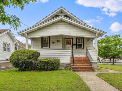 25 Westside Avenue, Freeport, NY, 11520