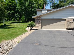 4501 Aspenwood Trl, Minnetonka, MN 55345