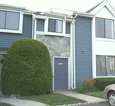 Brick and vinyl exterior