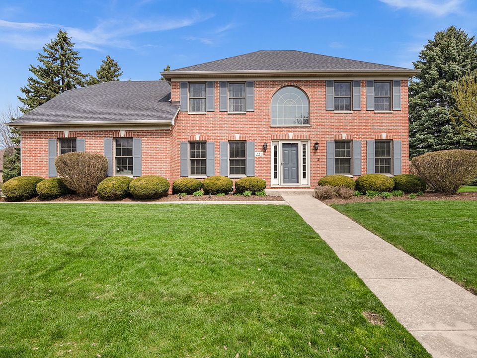 1st image of 221 Sauk Dr