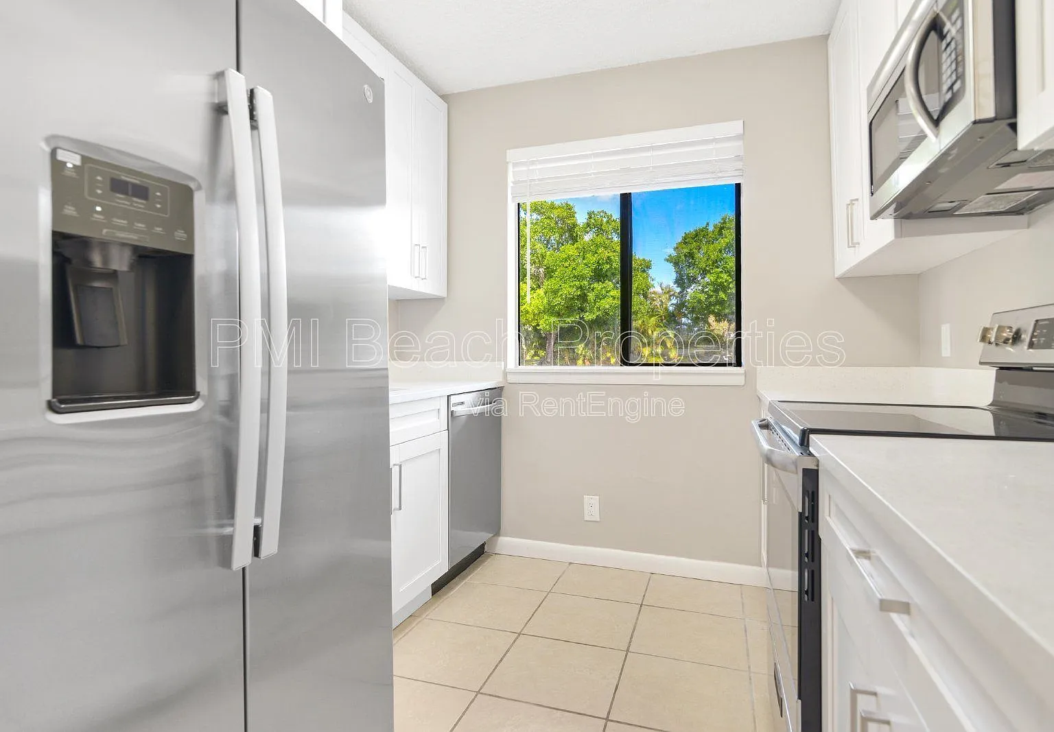 2 bed, 2.0 bath, 896 sqft, $1,800 — Photo 3