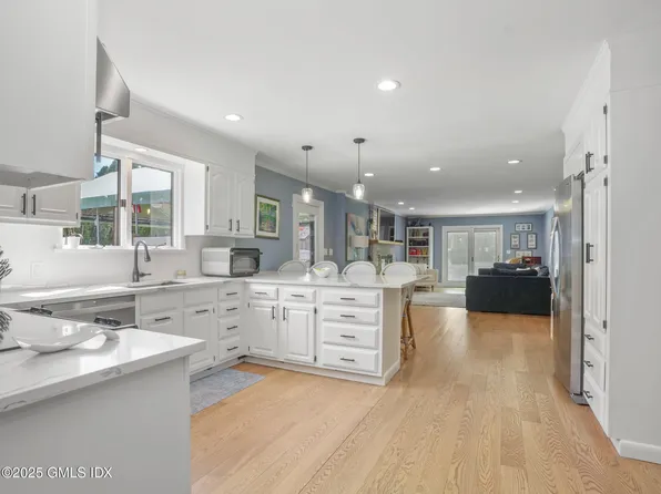 45 Homestead Rd, Greenwich, CT 06831