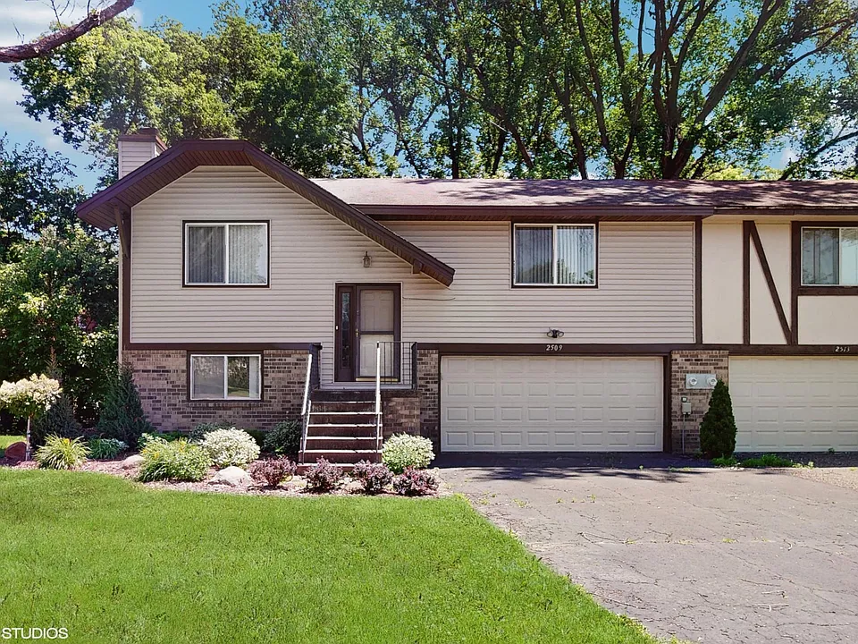 2509 Cedar Hills Dr