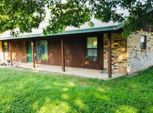 121 S Bluebonnet Dr, Uvalde, TX 78801