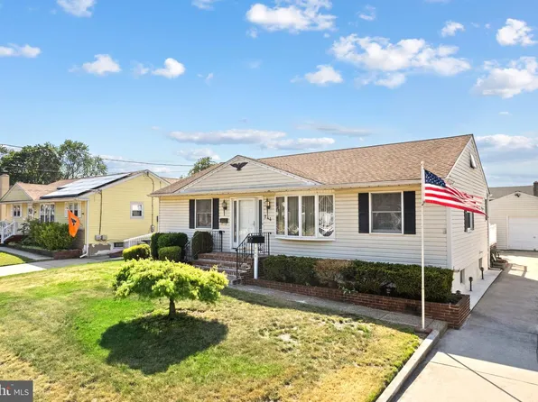744 W 3rd Ave, Runnemede, NJ 08078