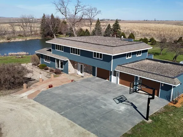 20509 290th St, Parkersburg, IA 50665