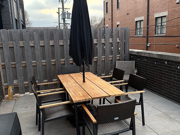 4th image of 3208 N Southport Ave #203