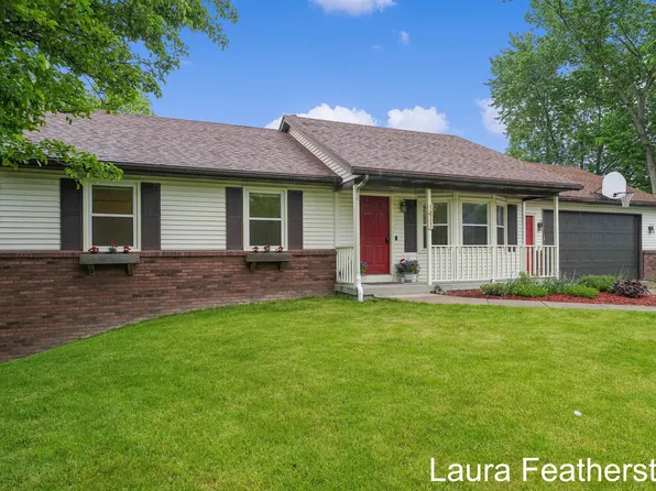 1411 Dewberry Ct NE, Grand Rapids, MI 49505
