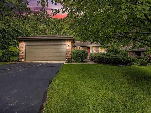 2nd image of 3710 Charlevoix Dr SE