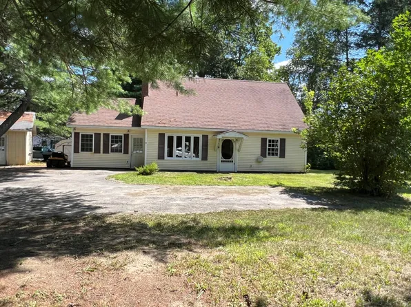 3 Pine Street, Newport, ME 04953